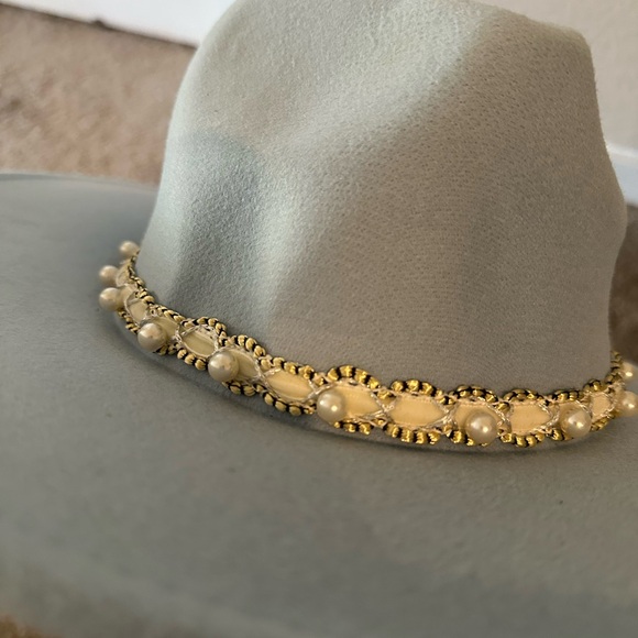 Hat - Picture 2 of 3